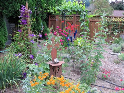 Prime time in the house yard!